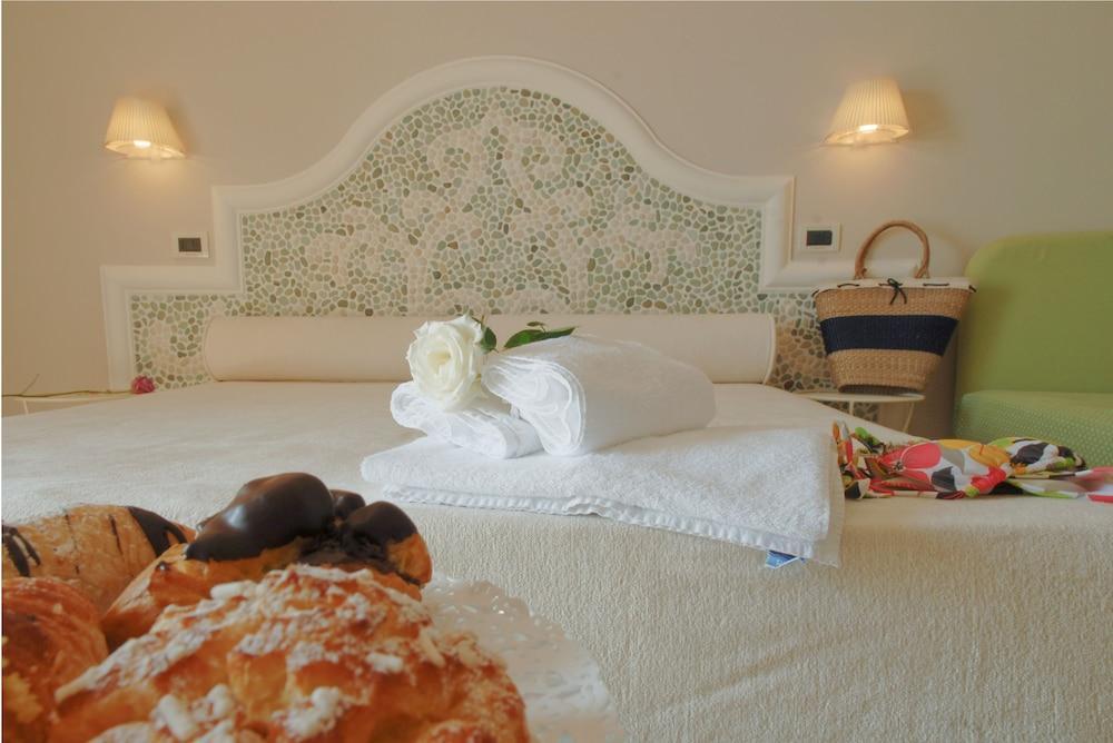 Hotel Dino San Benedetto del Tronto Bagian luar foto