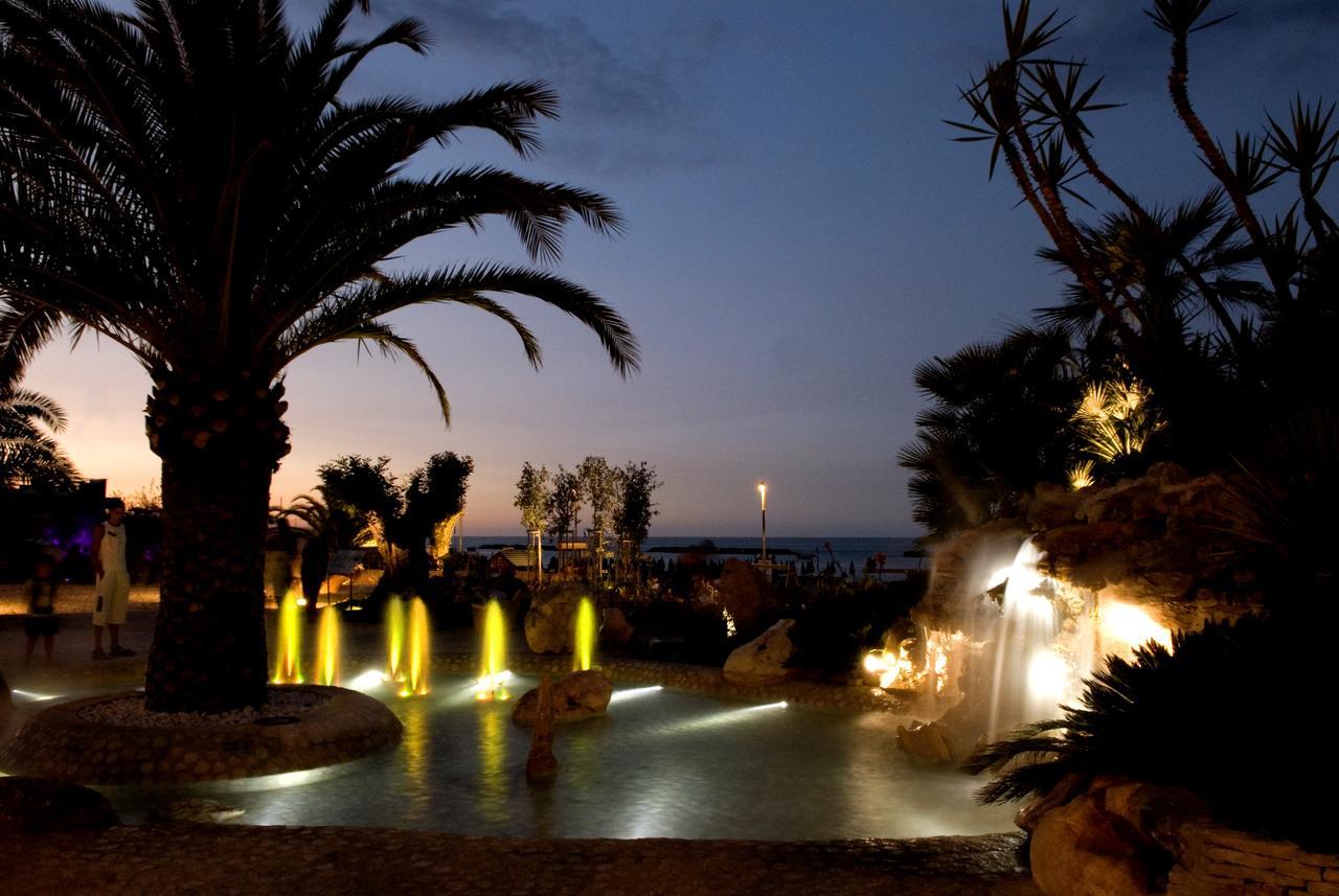 Hotel Dino San Benedetto del Tronto Bagian luar foto