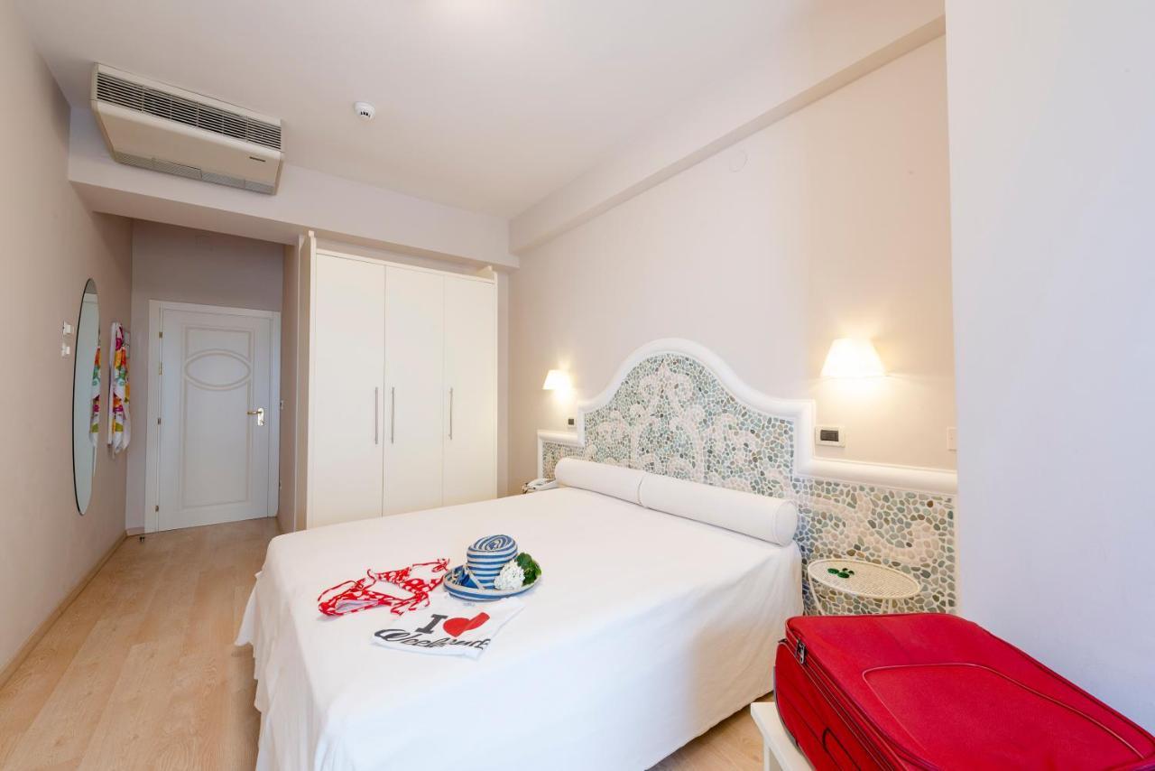 Hotel Dino San Benedetto del Tronto Bagian luar foto