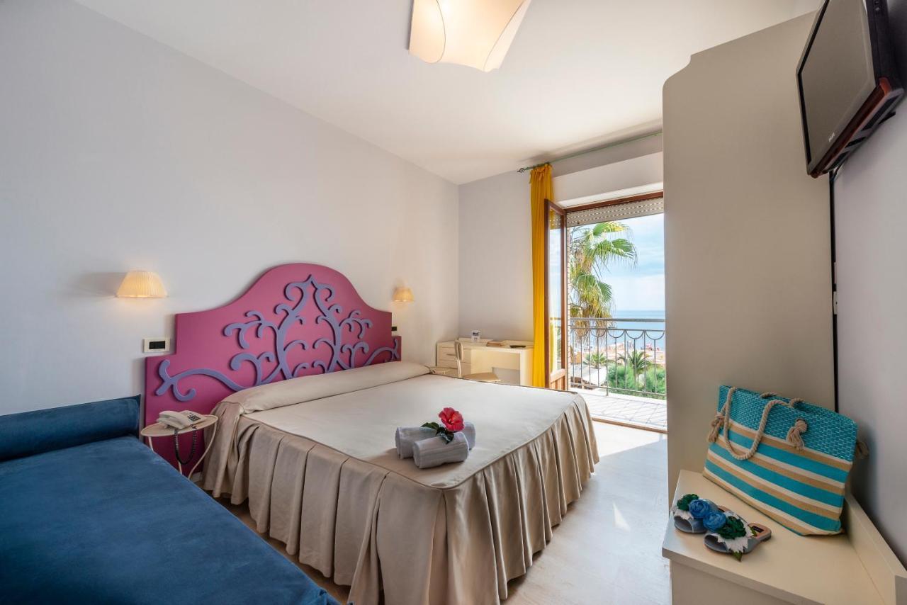 Hotel Dino San Benedetto del Tronto Bagian luar foto