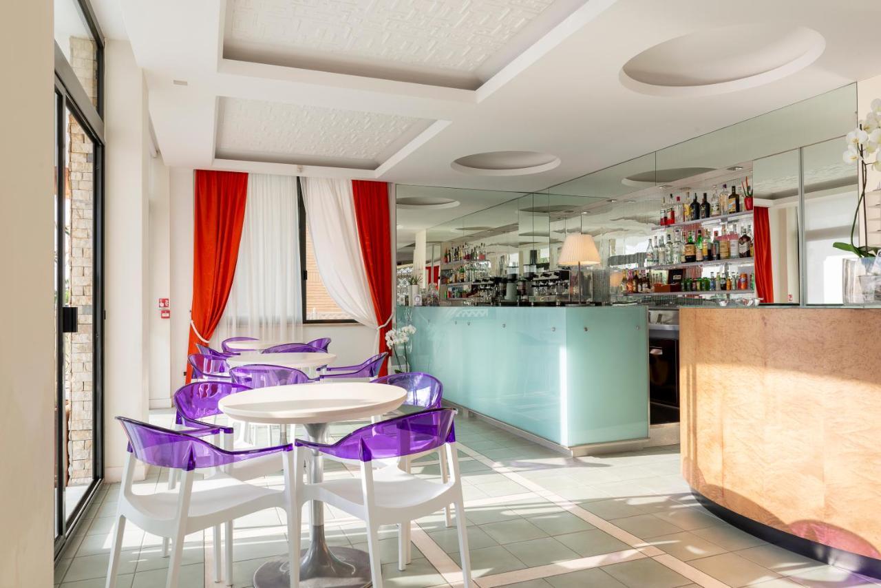 Hotel Dino San Benedetto del Tronto Bagian luar foto